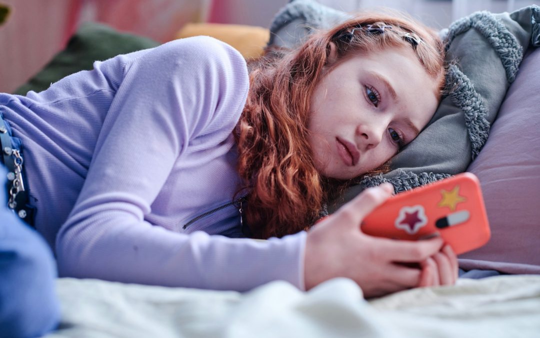 Screen Time in 2023: A Comprehensive Review of American Habits